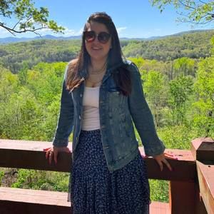 Meet your Posher, Laura